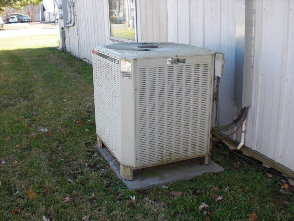 207 S Pershing St, Energy, IL 62933